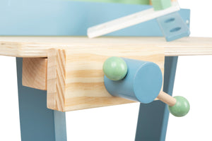 Drevený pracovný stolík v škandinávskom dizajne