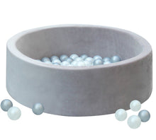 Suchý_bazén_s_loptičkami_loptičky_mimo_bazéna