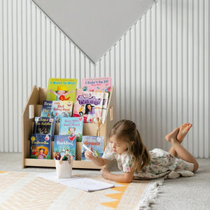 Drevený_ stojan_na_knihy