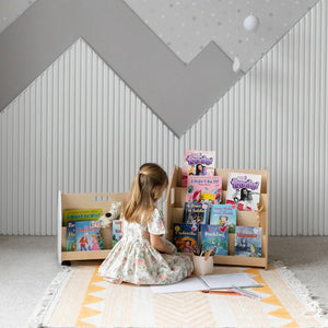 Drevený_ stojan_na_knihy