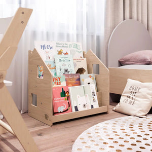 Drevený_ stojan_na_knihy_v_izbičke