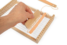 Tradičný_drevený_Tkáčsky_stav_s_hrebeňom