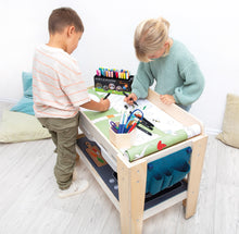 Herný stôl s akčnými hrami