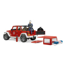 Červený požiarny JEEP WRANGLER s figúrkou a príslušenstvom 4
