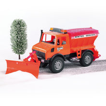 Mercedes Benz UNIMOG Sypač s radlicou 3