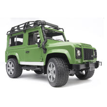 LAND ROVER Defender zelený 11
