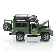 LAND ROVER Defender zelený 7