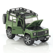 LAND ROVER Defender zelený 10