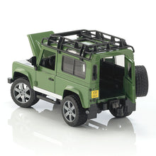 LAND ROVER Defender zelený 2