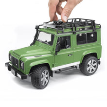 LAND ROVER Defender zelený 3