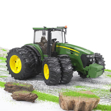 Traktor JOHN DEERE 7930 s prídavnými kolesami 2