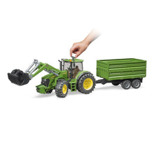 Traktor JOHN DEERE 7930 s vlečkou 7