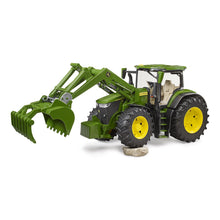Traktor John Deere 7R 350 s čelným nakladačom 4