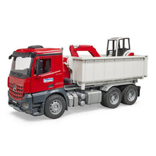 Mercedes Benz Arocs kontajner s minibagrom 2