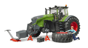 Traktor Fendt 1050 Vario s mechanikom a dielenským náradím 1:16 2