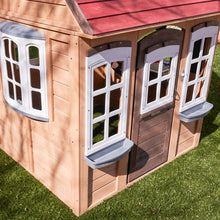 Drevený cédrový domček pre deti na záhradu