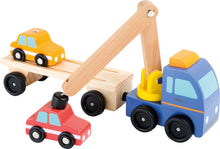 Nákladné auto so žeriavom na prepravu áut