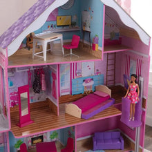 Domček-pre-bábiky-pripojený-na-strom-poschodia