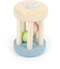 Drevená hrkálka ovečka Lotta