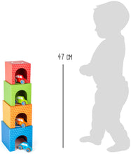 Pyramída z kociek s autíčkami