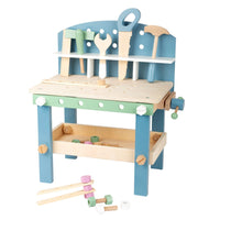 Drevený pracovný stolík v škandinávskom dizajne