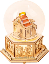 Vianočná snehová guľa s hudobným boxom