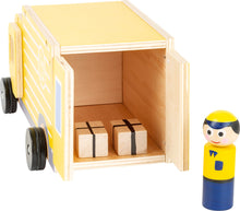 Veľké drevené poštárske auto 