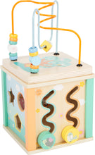 Drevená kocka v pastelových farbách