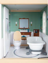 Drevená vila pre bábiky