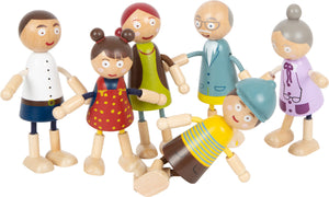 Rodinka drevených ohybných bábik