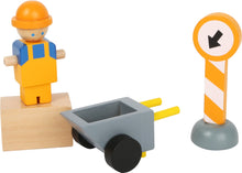 Drevený žeriav so stavebným príslušenstvom