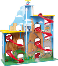 Drevené viacpodlažné parkovisko "Lunapark"