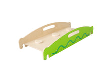 Lezecká stena a po otočení prevažovacia hojdačka