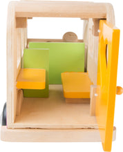 Drevený hippie karavan