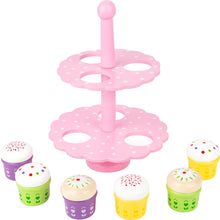 Drevený servírovací podnos s muffinkami