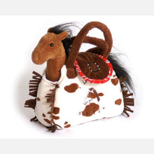 Hnedý poník v plyšovej kabelke