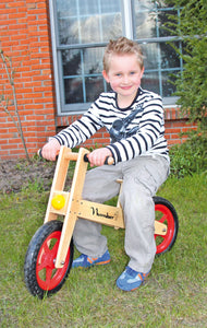 Detský drevený odrážací bicykel
