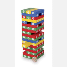 Veža s číslicami z drevených hranolčekov