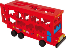 Drevený autobus so zvieratkami