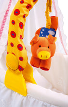 Flexibilná hrazdička so zvieratkami na kočík