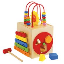 Multifunkčná drevená kocka pre deti - prevliekadlo