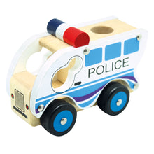 Drevené auto polícia