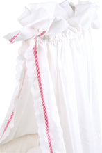 Romantická postieľka pre bábiky