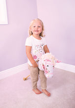 Ružový kôň na tyči 3