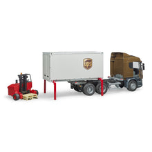 Nákladné auto Scania R UPS s vysokozdvižným vozíkom 3