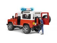Hasičské auto Land Rover s figúrkou 5