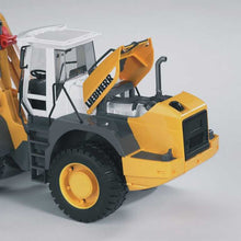 Čelný nakladač LIEBHERR L574 3