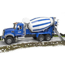 Nákladné auto MACK Granit domiešavač 3