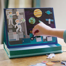 Magnetické divadlo vesmír 4