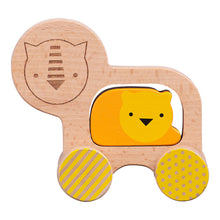 Drevený lev na kolieskach